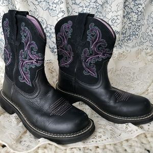 'Fatbaby' by Ariat short boots